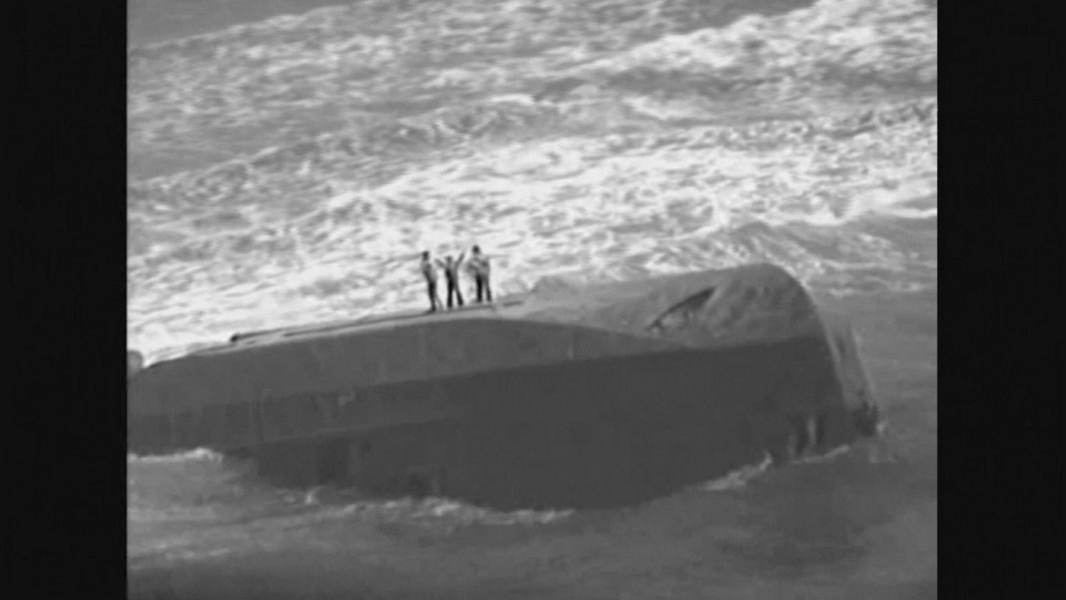Resgate de embarcação durante Furacão Maria