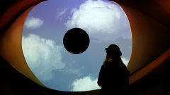 Atomium acolhe surrealismo de Magritte