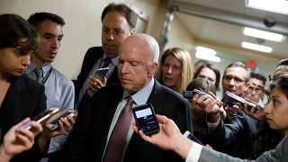 John McCain contra a revogação do Obamacare
