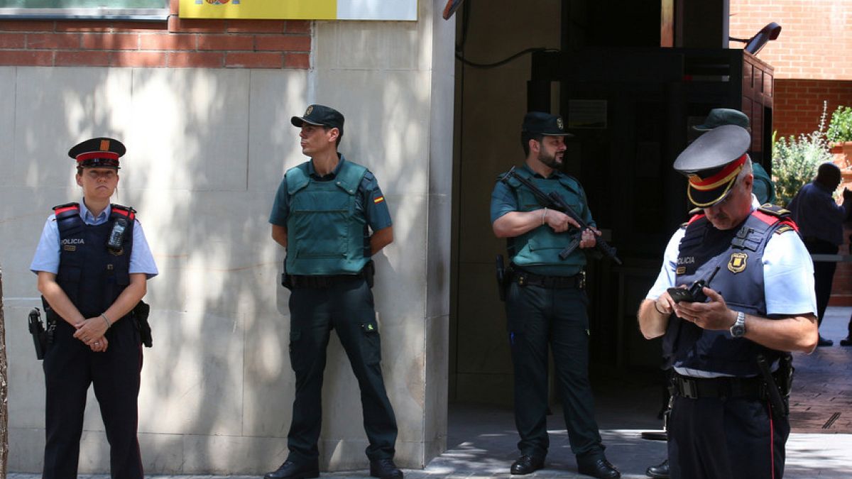 Spanish government and Catalonia clash over control of regional police