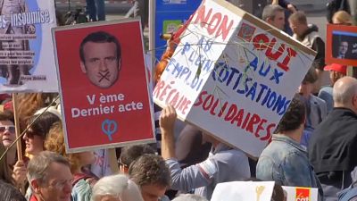 Fransa'da çalışma yasası protesto edildi