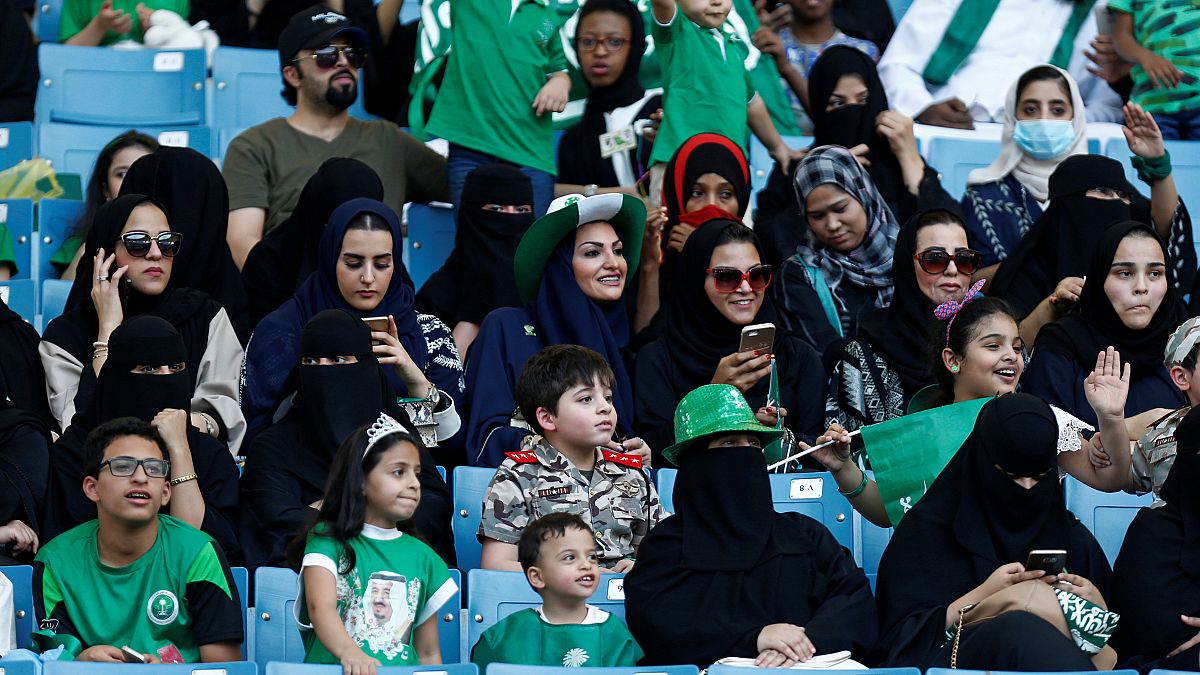 سعوديات لأول مرة في ملعب الملك فهد