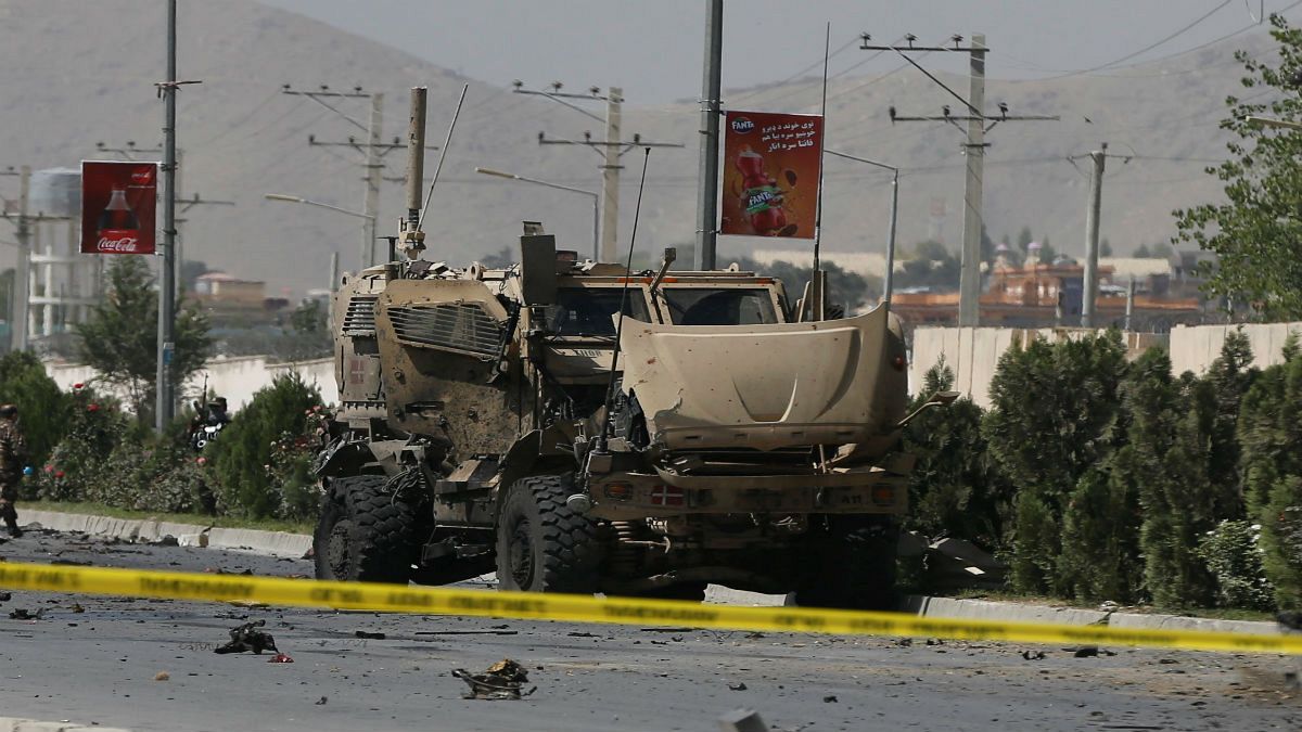 Afganistan'da NATO'ya saldırı: 5 sivil yaralandı