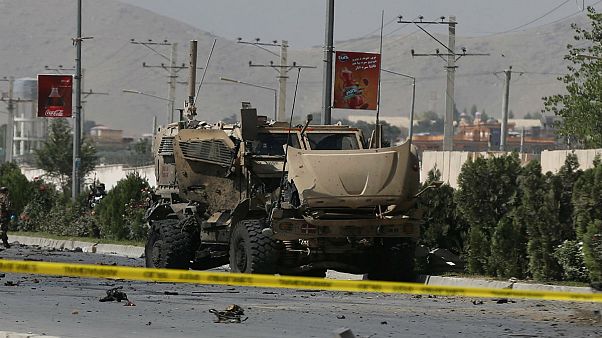 Afghanistan : un convoi de l'OTAN cible des talibans Afghanistan : un convoi de l'OTAN cible des talibans