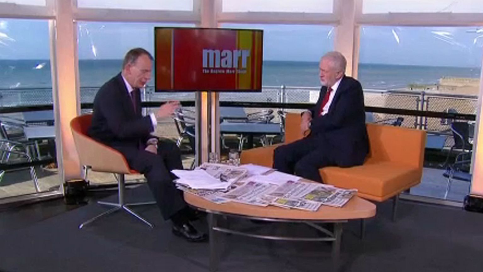 Corbyn: addig kell húzni az átmenetet, amíg csak lehet