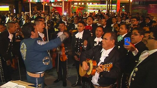 Mexico : des mariachis au chevet des victimes du tremblement de terre Mexico : des mariachis au chevet des victimes du tremblement de terre