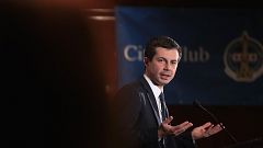 Democratic presidential candidate Pete Buttigieg speaks to the guests durin