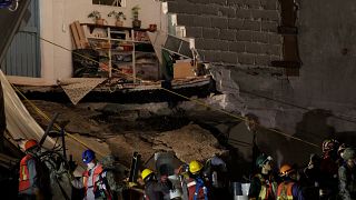 Meksika'da ölü sayısı 300'ü aştı umutlar azalıyor
