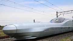 Image: A prototype of Japan's next-generation Shinkansen bullet train, set 