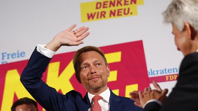 Almanya'da Yeşiller ve FDP koalisyon hesaplarına dahil oldu