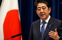 Japán: előrehozott választások kiírásáról döntött Abe Sindzó miniszterelnök