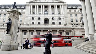 El Banco de Inglaterra advierte del coste de una crisis de deuda de los consumidores