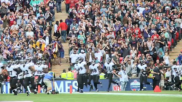 London: NFL-Spieler stehen nicht für Hymne London: NFL-Spieler stehen nicht für Hymne
