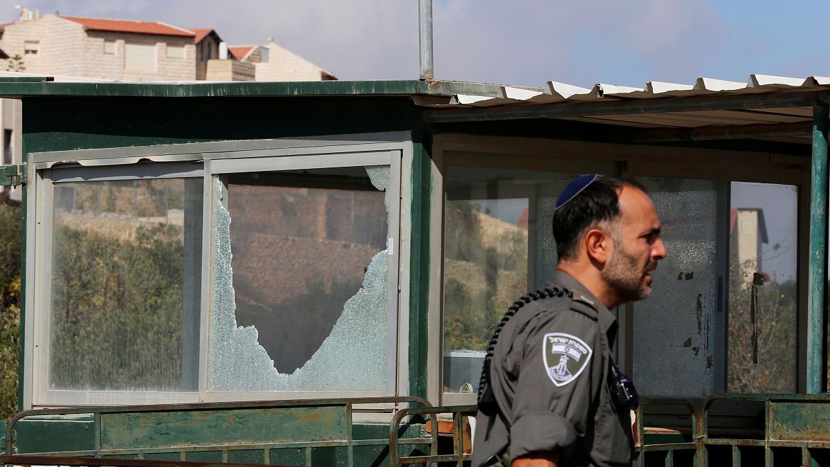 فلسطيني يقتل ثلاثة جنود إسرائيليين في إطلاق نار في الضفة الغربية
