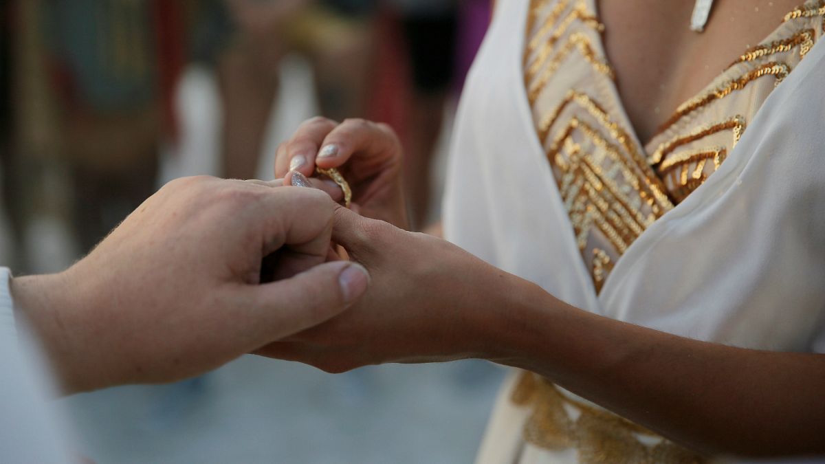 İsrail'de hahamların listesinde bulunan binlerce kişi evlenemiyor