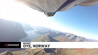 Nichts für schwache Nerven: Wingsuit-Fliegen in Norwegen