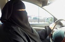 Suudi Arabistan'da kadınların araba sürme yasağı kaldırıldı