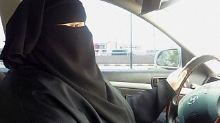 Suudi Arabistan'da kadınların araba sürme yasağı kaldırıldı