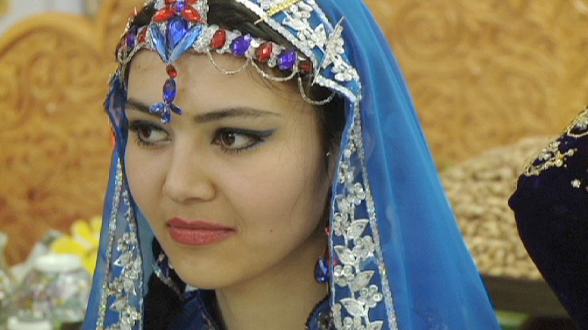 تاجیکستان؛ سوگواری خشن و یا اسراف غذا در جشن‌ها ممنوع است
