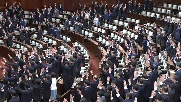 Giappone: Shinzo Abe scioglie la Camera bassa del Parlamento Giappone: Shinzo Abe scioglie la Camera bassa del Parlamento