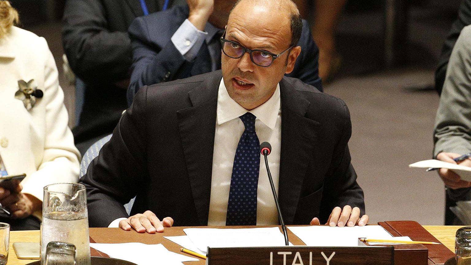 Libia: Alfano vola a Tripoli, Haftar a Parigi