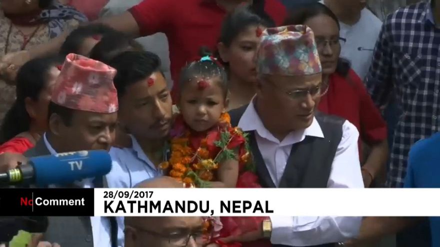 Nepal’de 3 yaşındaki kız yaşayan tanrıça’ seçildi Nepal’de 3 yaşındaki kız yaşayan tanrıça’ seçildi