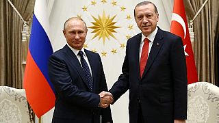 أردوغان يستقبل بوتين على أمل التضامن