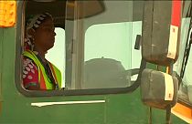 زنان پاکستانی، راننده کامیون‌های غول‌پیکر