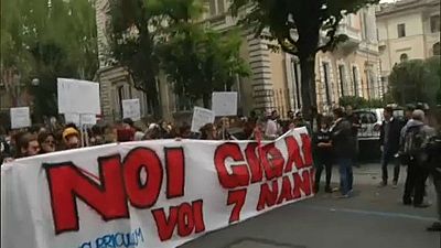 Rendőrökkel csaptak össze fiatalok Torinóban