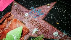 Hefner’in sevenleri Hollywood Bulavarı’nda buluştu