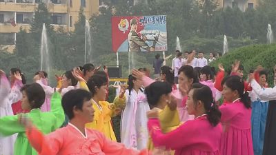الألوان تميز أسبوع الموضة في كوريا الشمالية