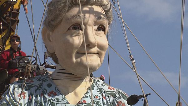 Les Géants de la Compagnie Royal de Luxe à Genève Les Géants de la Compagnie Royal de Luxe à Genève