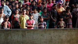 بنغلادش تشرع في نقل لاجئي الروهينغا إلى مخيم جديد