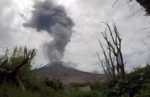 Time-lapse video shows volcano erupting in Indonesia