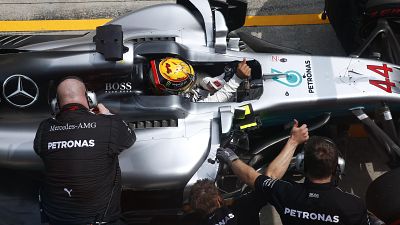 Hamilton conquista "pole position" na Malásia