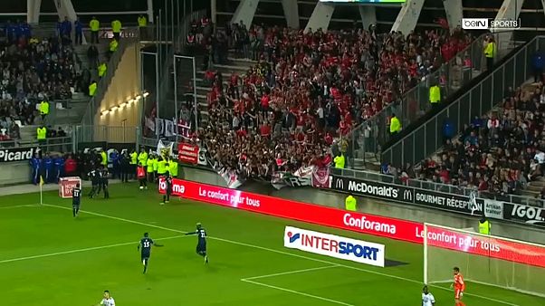 29 blessés après la chute d'une barrière au stade d'Amiens 29 blessés après la chute d'une barrière au stade d'Amiens