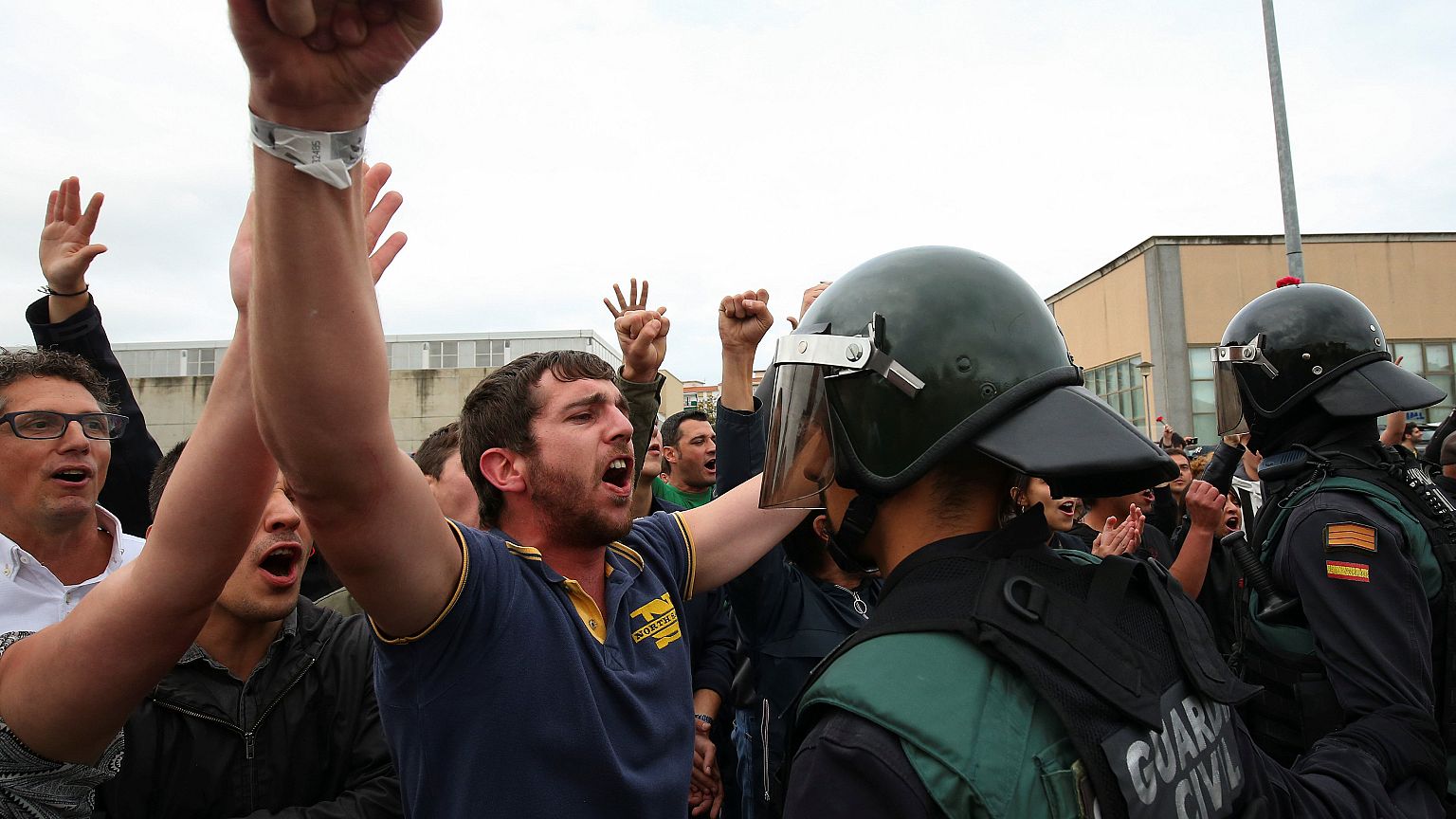 Scontri, feriti e crisi politica: cosa è successo nel giorno del referendum catalano