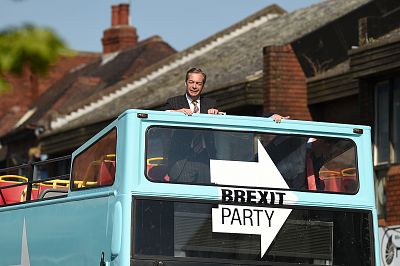 Brexit Party leader Nigel Farage campaigns in the European Parliament election in Pontefract, northwest England, on May 13.