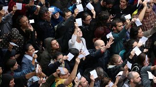 استفتاء اقليم كتالونيا: مئات الجرحى بسبب مشادات عنيفة بين الشرطة والناخبين