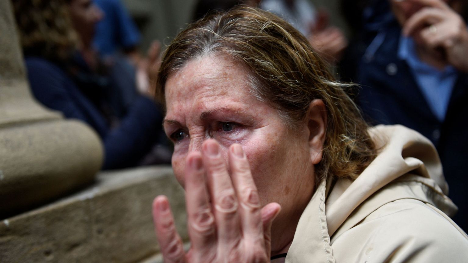 Tristeza, la reacción unánime a las duras imágenes de Cataluña