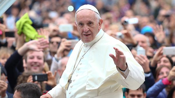 Papa ai migranti: "siete lottatori di speranza" Papa ai migranti: "siete lottatori di speranza"