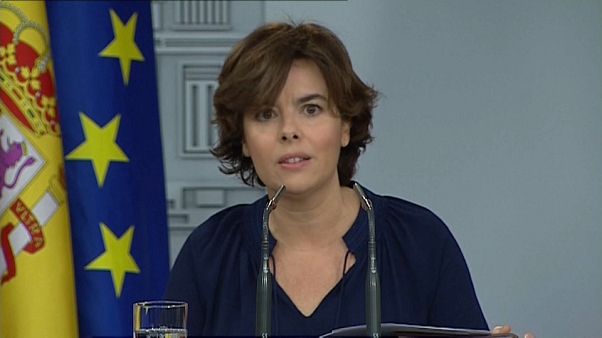Spaniens Regierung lobt den Polizeieinsatz in Katalonien Spaniens Regierung lobt den Polizeieinsatz in Katalonien
