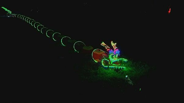 Festival degli aquiloni: giganteschi draghi luminosi accendono la notte di Taiwan Festival degli aquiloni: giganteschi draghi luminosi accendono la notte di Taiwan