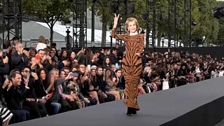 Helen Mirren e Jane Fonda arrebatam na semana da Moda de Paris