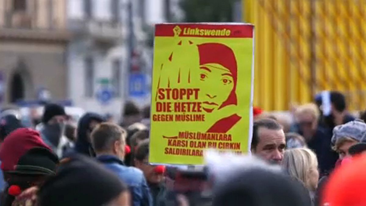 Protesters oppose Austrian Burqa ban