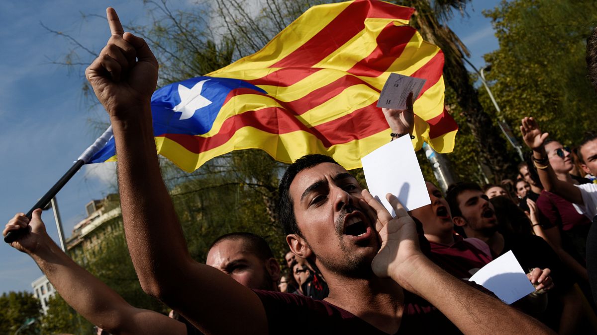 الاتحاد الأوروبي يدين العنف في كتالونيا ويدعو إلى الحوار