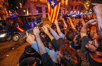 Dühödt tüntetések a spanyol csendőrök ellen Katalóniában