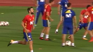 Pitos y abucheos a Piqué en el entrenamiento de la selección