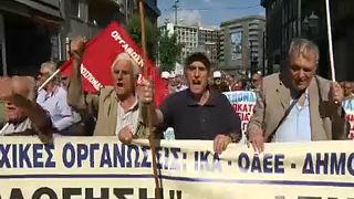 Μαζική πορεία συνταξιούχων στο κέντρο της Αθήνας