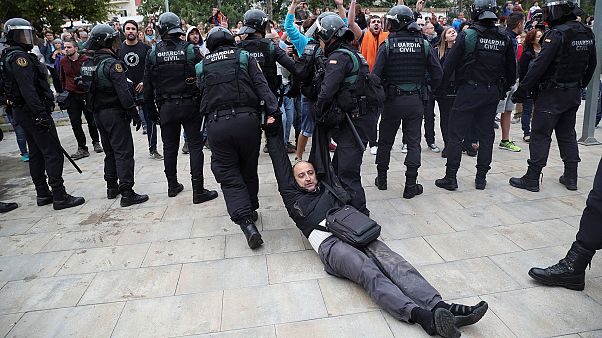 بحران کاتالونیا؛ پارلمان اروپا خواستار گفتگو در چارچوب قانون اساسی اسپانیا است بحران کاتالونیا؛ پارلمان اروپا خواستار گفتگو در چارچوب قانون اساسی اسپانیا است